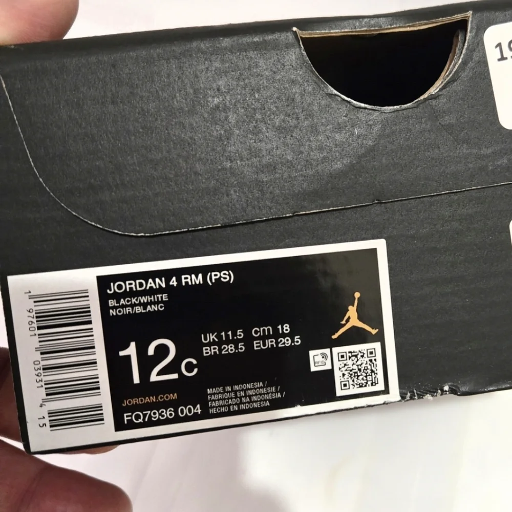 AIR JORDAN RETRO 4 RM'BLACK CAT'‎ (PS)